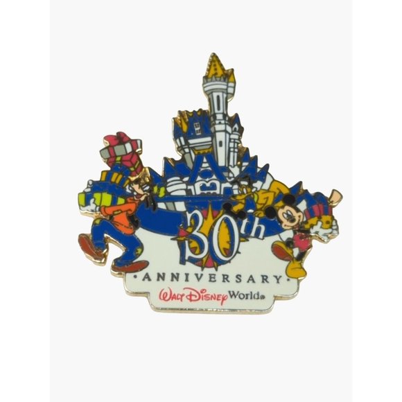 Walt Disney World 30th Anniversary Castle Mickey Goofy Pluto Pin - Picture 1 of 3